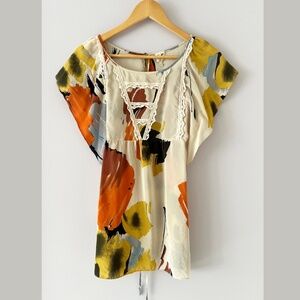 100% Silk Anthropologie Flutter Blouse Size 6 (but fits much larger)